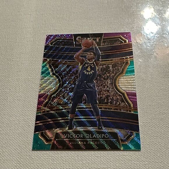 Victor Oladipo Trading Card -tricolor Prizm mint condition - Picture 2 of 3